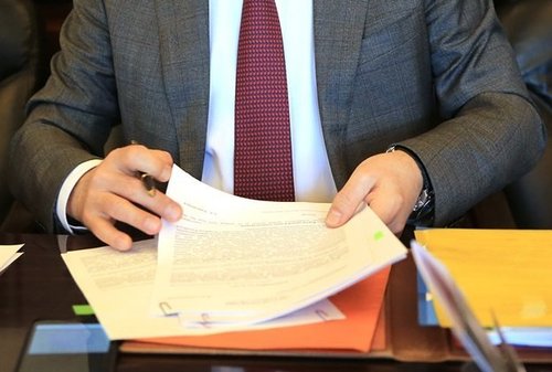 ОХУ: Их, дээд сургуулийн захирлуудад 70 нас хүртлээ ажиллахыг зөвшөөрнө